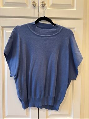 eesome Blue Short Sleeve Knit Top